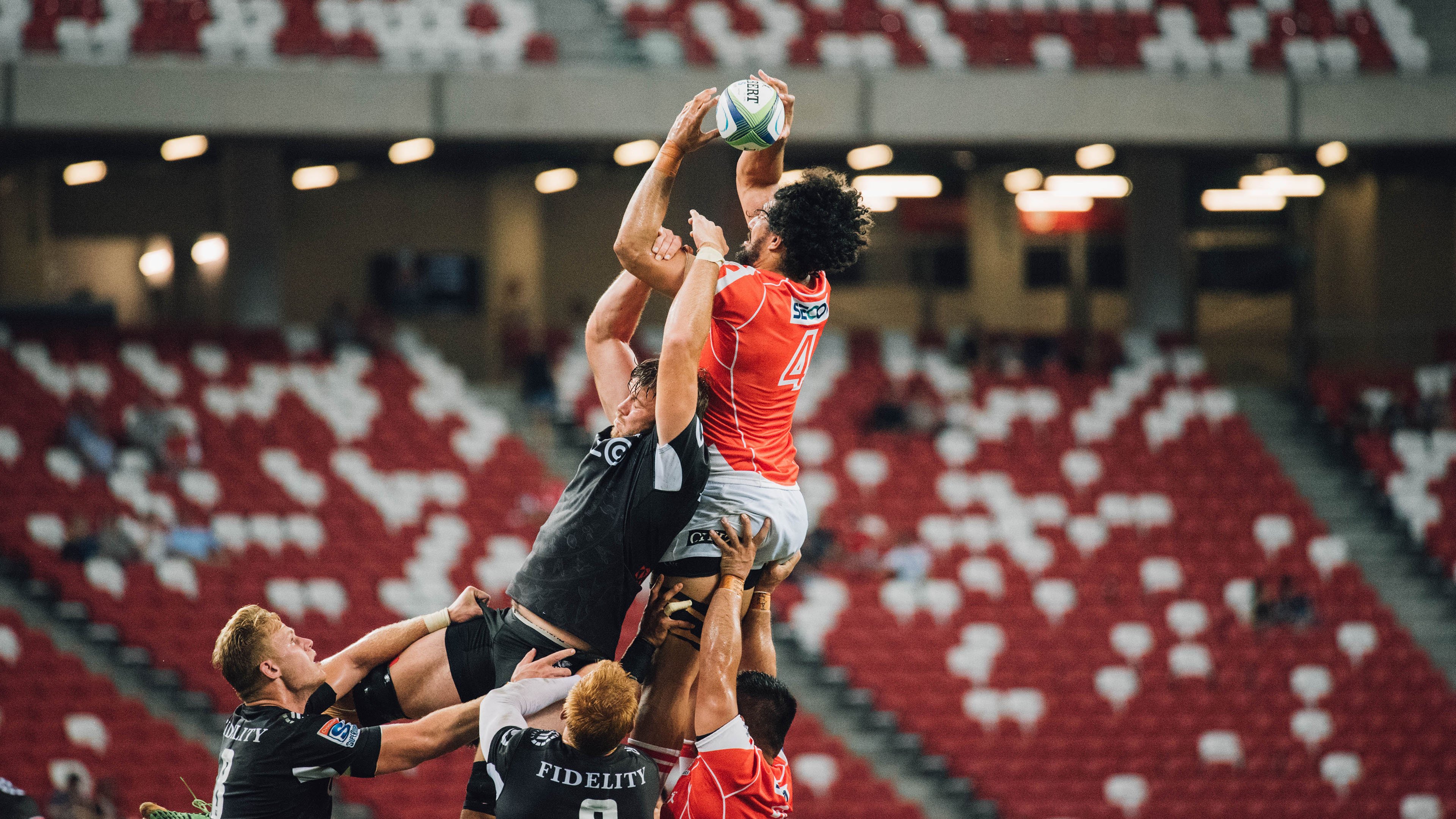 开云·体育官方网站入口-德甲关键扑救决定比赛走向，战术变化令人惊喜，德甲揭幕战